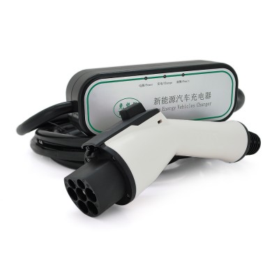 
					Зарядное устройство для электромобиля DC: 220V/16A, длина кабеля 5m, IP67, разъем GB/T, LED-индикация